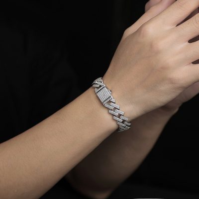 Lắc Tay Bằng Bạc Đẹp