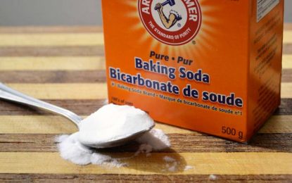 làm sạch trang sức bạc bằng baking soda