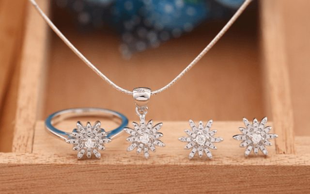 Phân biệt bạc thật bạc giả