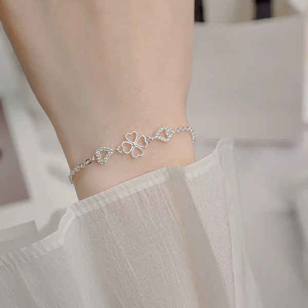 Vòng tay bạc nữ S925 Bạc Mộc Nhiên họa tiết cỏ 4 lá cùng trái tim thanh lịch - Ảnh 3