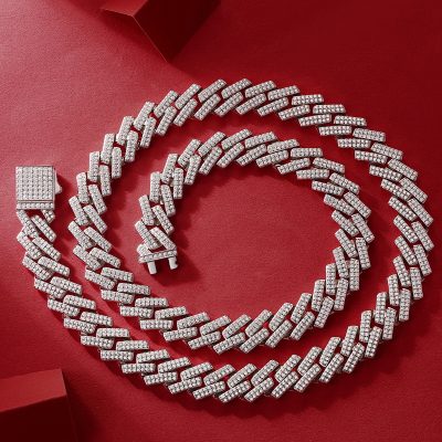 Các Mẫu Dây Chuyền Bạc Nam Đẹp – Khẳng Định Phong Cách & Đẳng Cấp Quý Ông