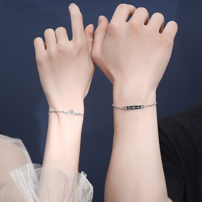 LẮC BẠC ĐÔI – BIỂU TƯỢNG TÌNH YÊU 